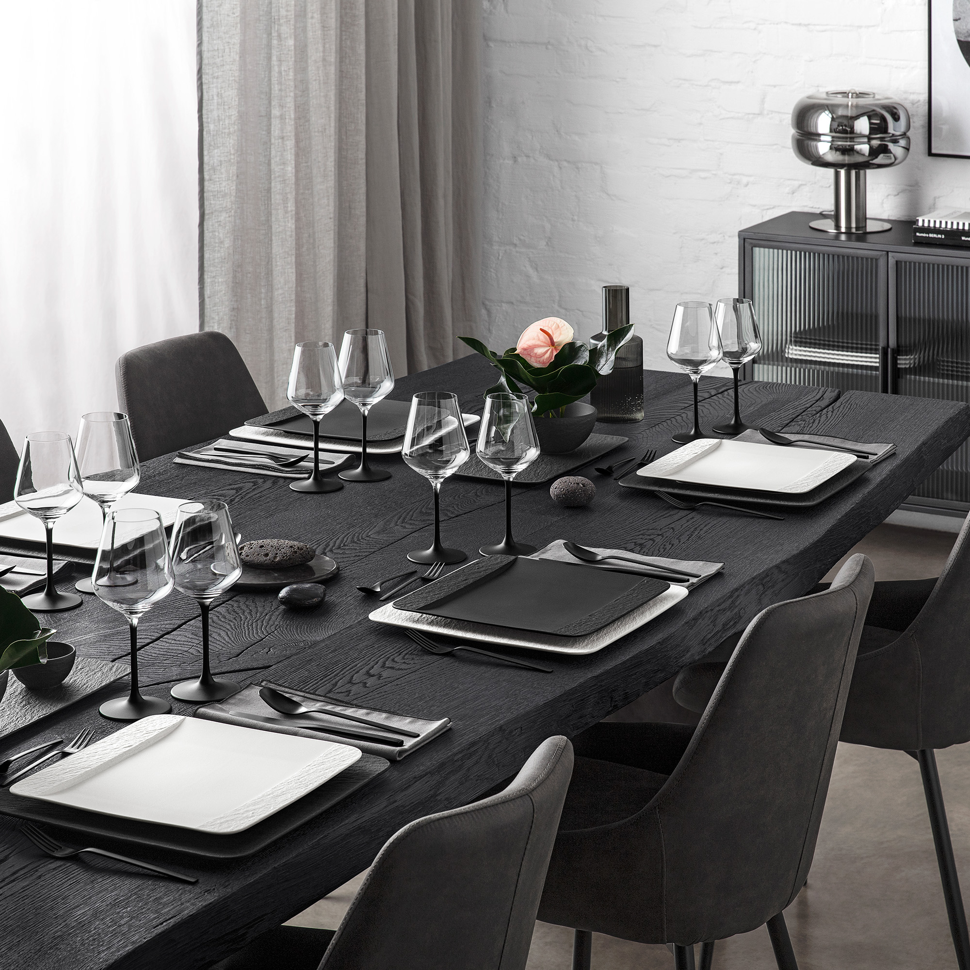 VB_104239_104240_113798_126556_manufacturerock_multi_col_01_l_012021_org