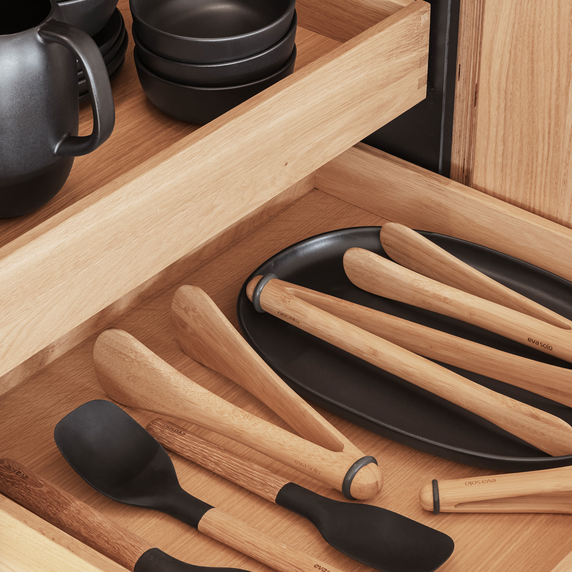 530448_530450_530451_530452_530458_530459_Eva_Solo_Nordic_kitchen_tongs_drawer_l