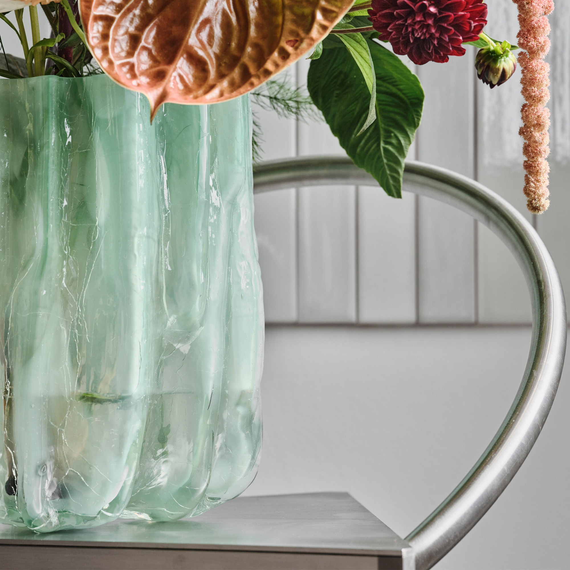 7042312-Crackle_vase_jade_green_270mm_Kosta_Boda_Asa_Jungnelius_ENV_01_4x5