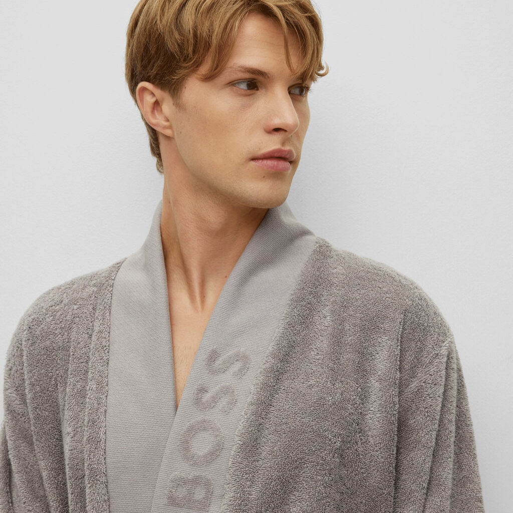 plain-concrete-bathrobe-lartusihome