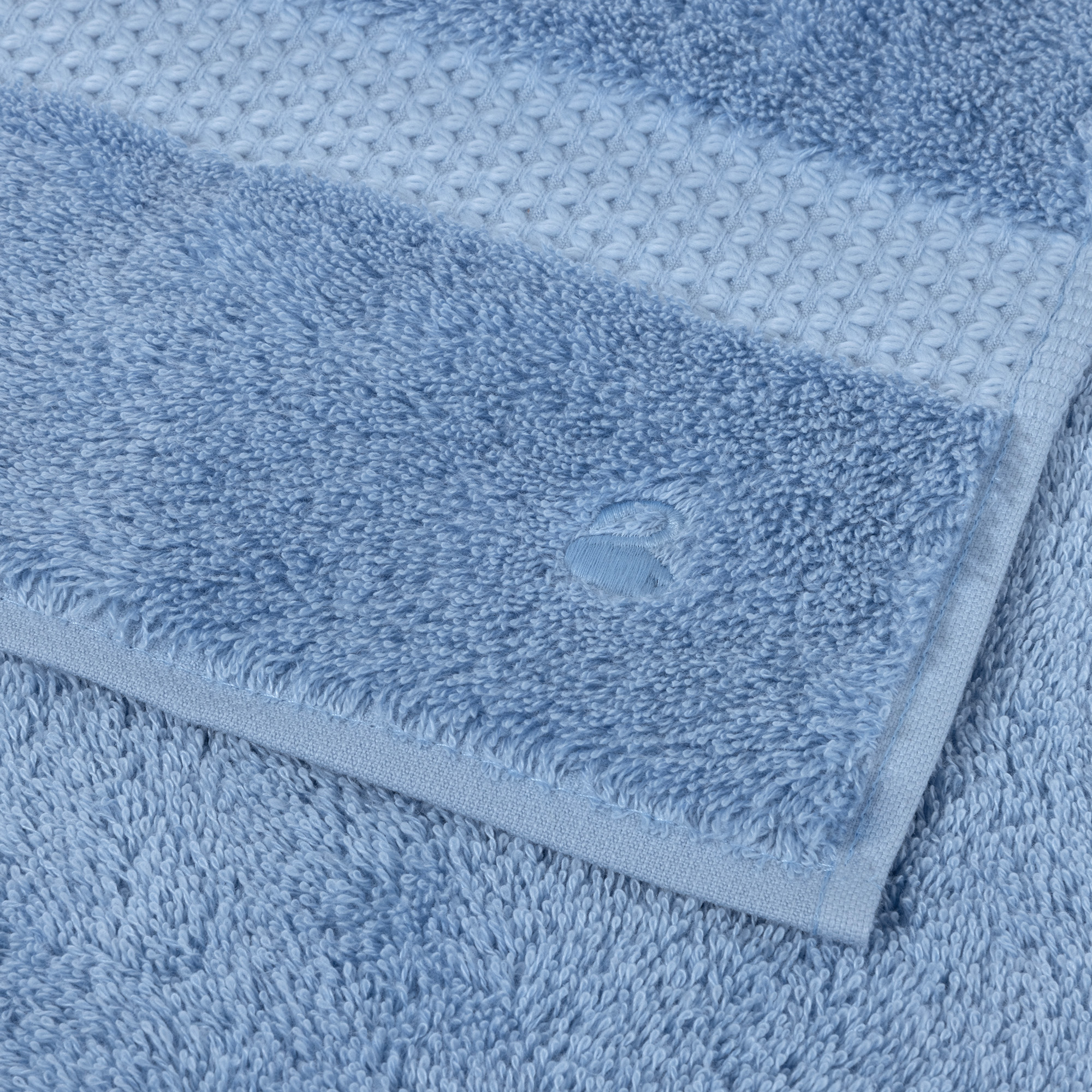 Bath linens Azur - ETOILE - Yves Delorme - 3152204304389_3152204304402_3152204304396_3152204304365_Etoile_Azur_Pile - 3152204304402_Etoile_Azur_Serviettes-Toilette - 9