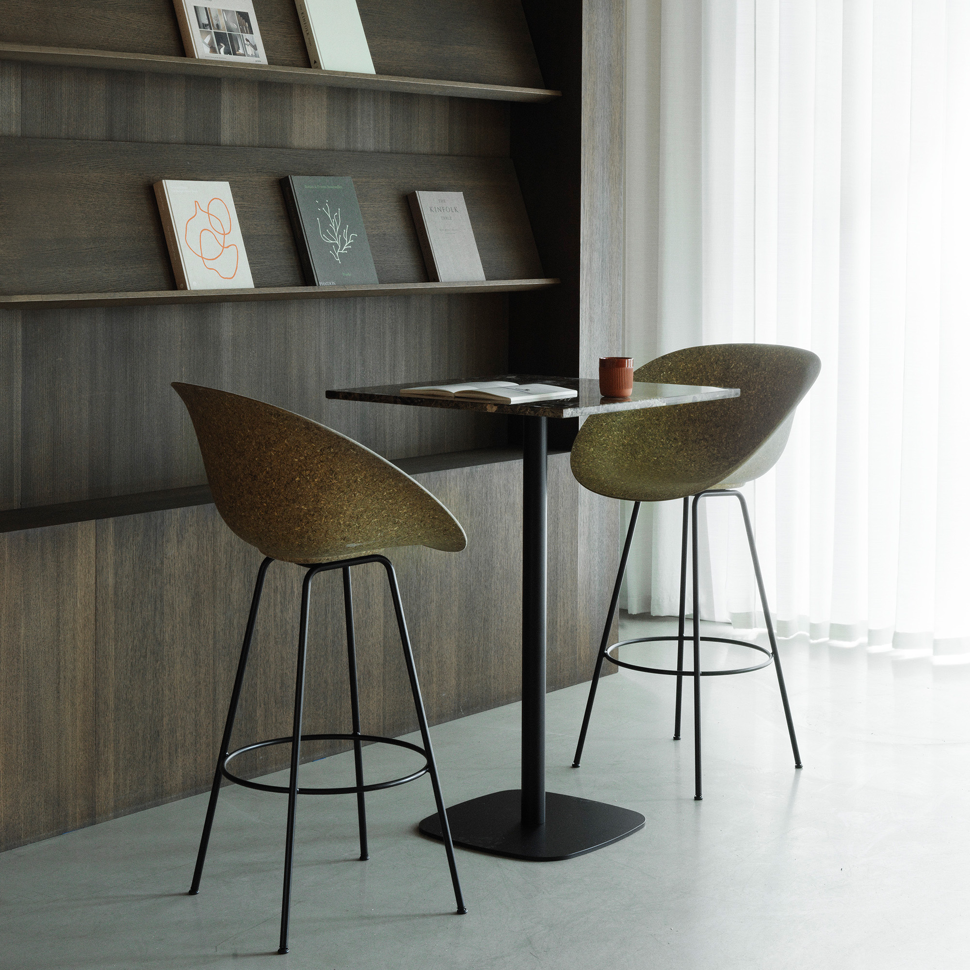 2023_Mat_Bar_Armchair_Seaweed_Steel_Black_Form_Café_Table_H94,5_70x70_cm_Marble