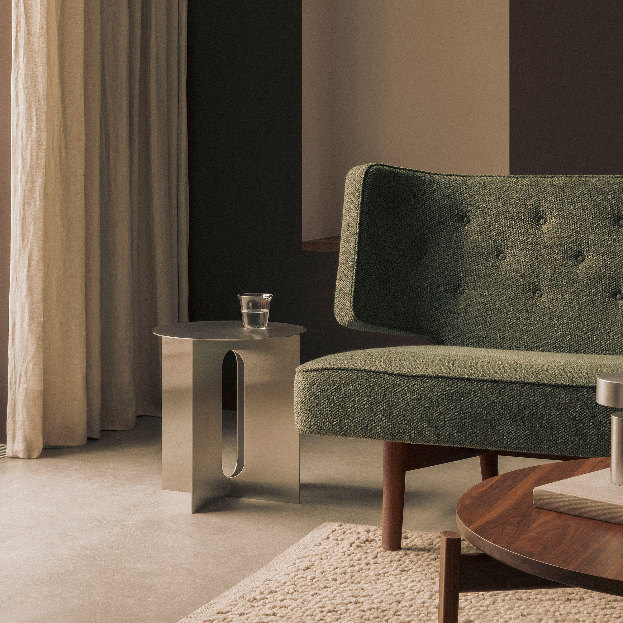 Audo_Androgyne_Side_Table_Radiohus_Sofa_Passage_Lounge_Table_Column_Table_Lamp_Portable_43