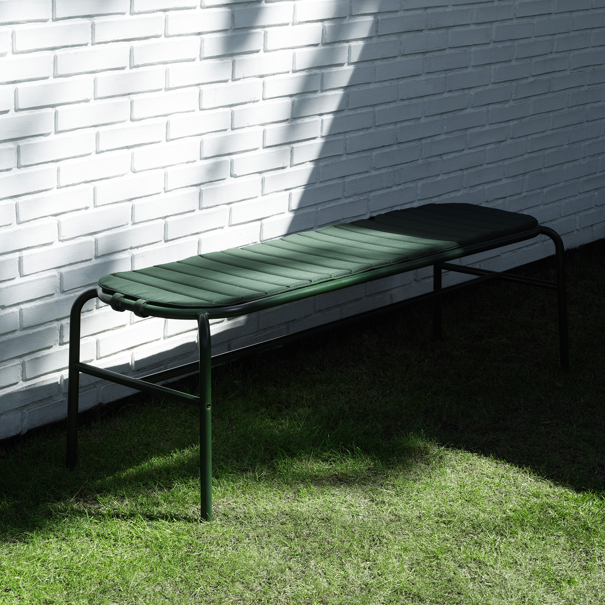 2024_Vig_Bench_Cushion_Green_Vig_Bench_Steel_Dark_Green_01