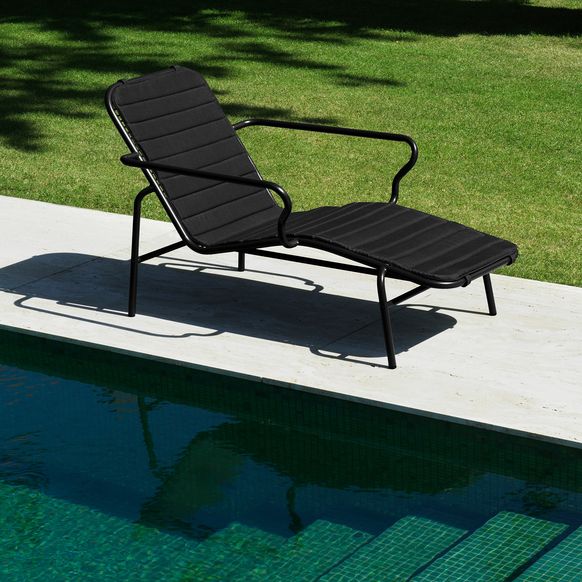 2024_Vig_Chaise_Longue_Cushion_Black_Vig_Chaise_Longue_Steel_Black_01