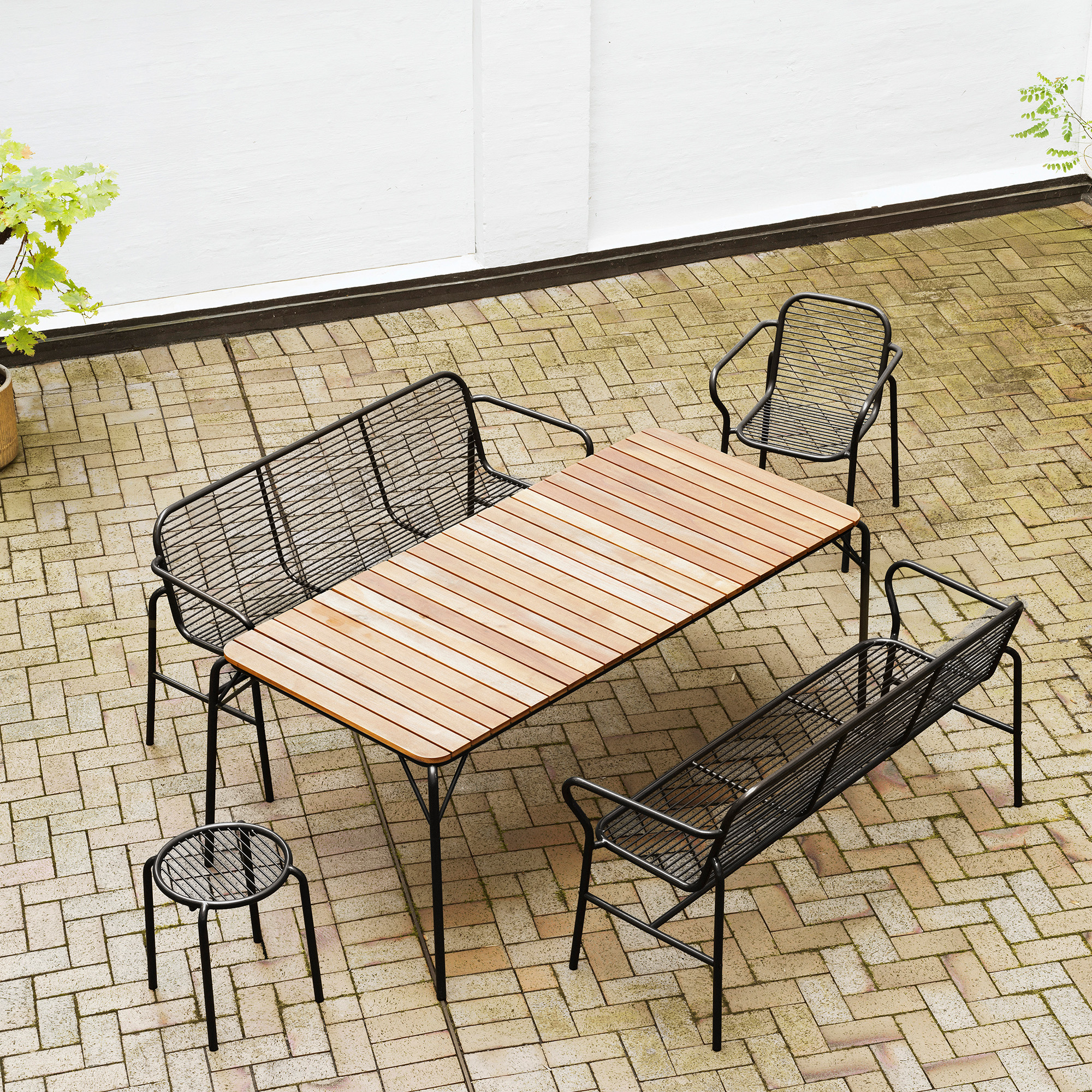 2024_Vig_Dining_Bench_Vig_Stool_Vig_Table_90x200_Vig_Armchair_Black