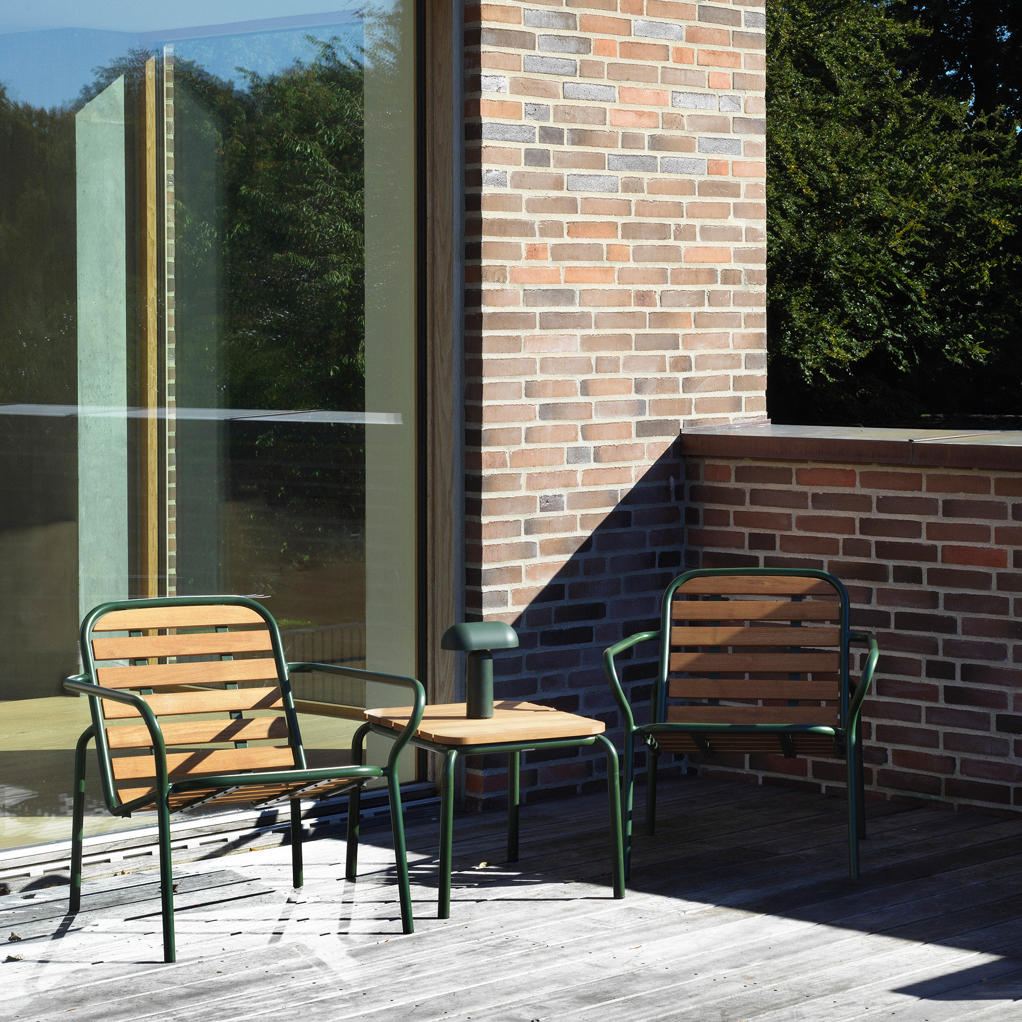 2024_Vig_Lounge_Chair_Robinia_Dark_Green_Vig_Table_55x45cm_Robinia_Dark_Green_Porta_Table_Lamp_Dark_Green_02