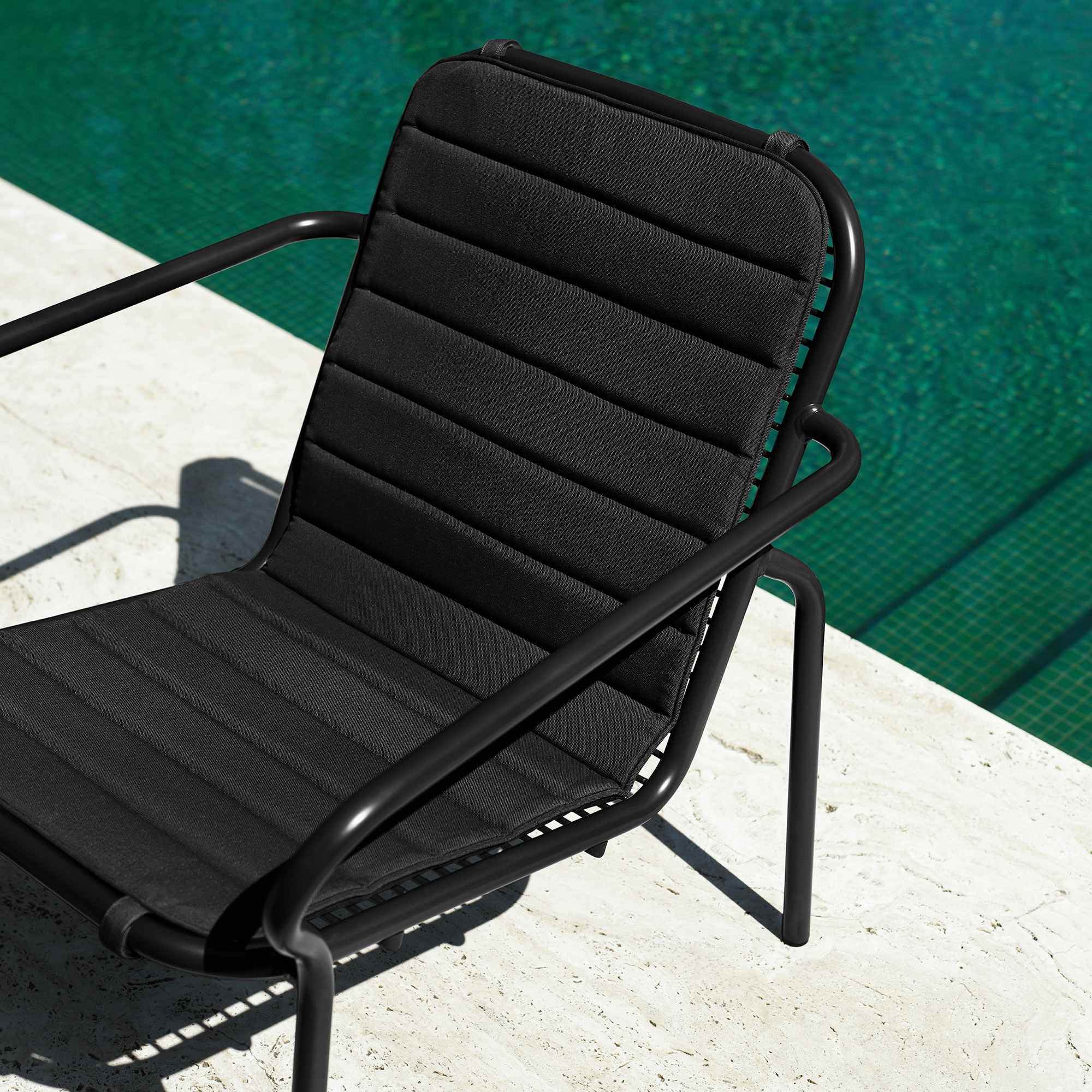 2024_Vig_Lounge_Cushion_Chair_Black_Vig_Longue_Chair_Steel_Black_01