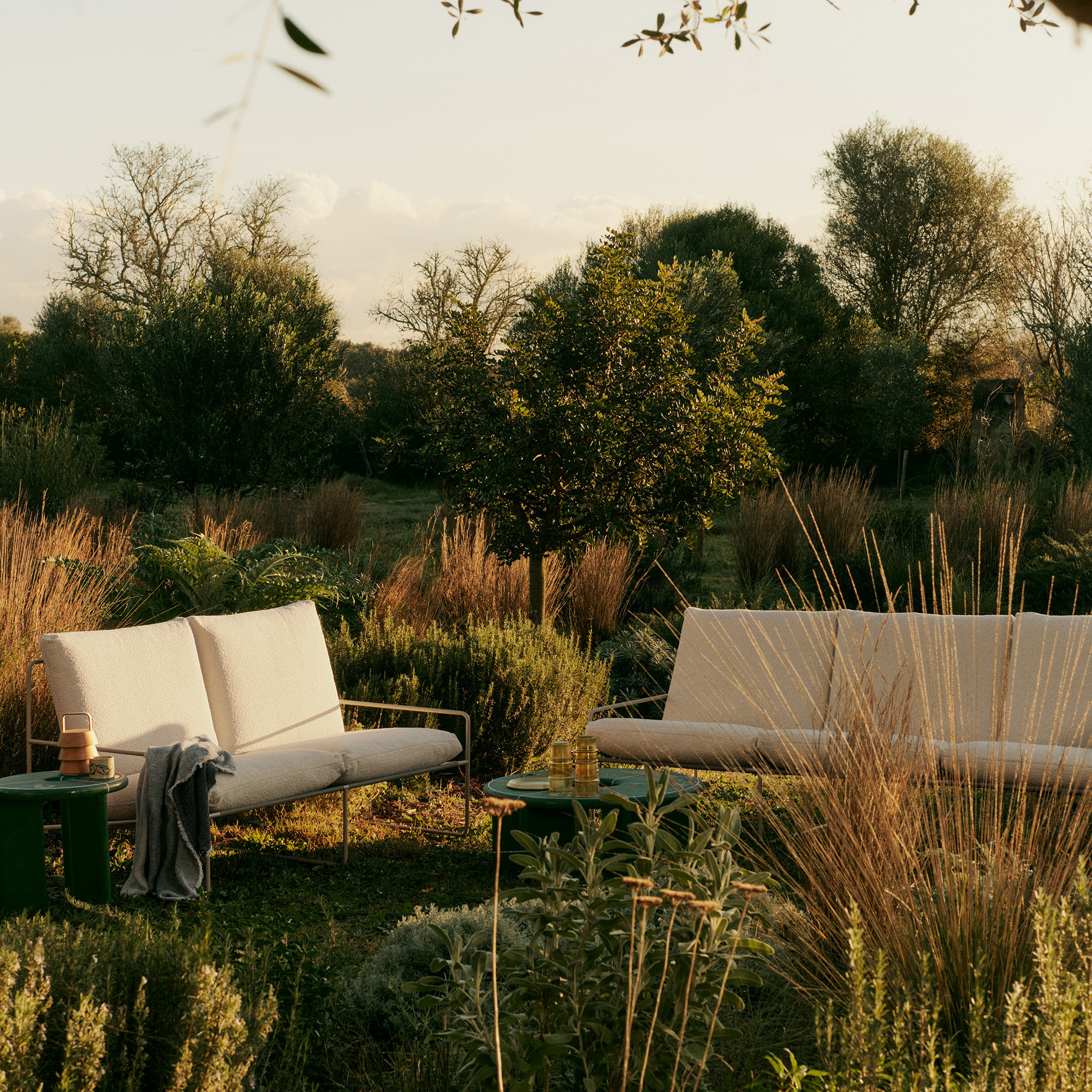 FermLiving_SS25_Desert2-Seater_PureBoucle_Cashmere_Off-white_1104270931_Desert3-Seater_PureBoucle_Cashmere_Off-white_1104270933