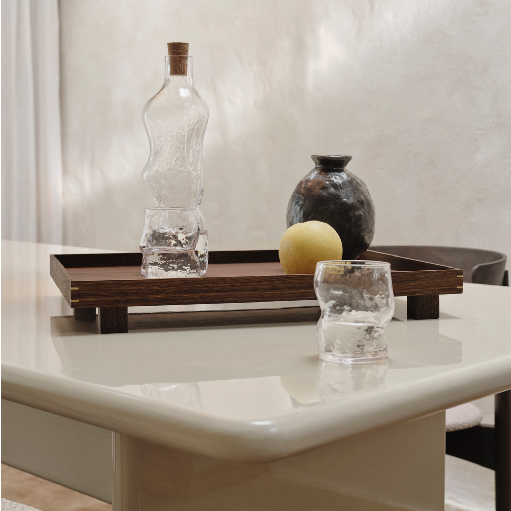 fermLIVING_AW24_DimpleBottle_1104270154_DimpleGlasses_SetOf2_1104270155_BonWoodenTray_Large_SmokedOak_1104270018