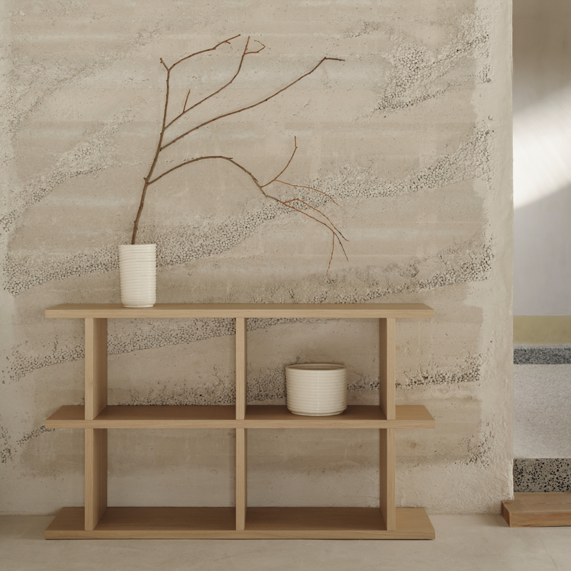 fermLIVING_AW24_KonaBookcase_2x2_Natural_1104270034_CorduroyPot_Off-white_CorduroyVase_Off-white_1104269924