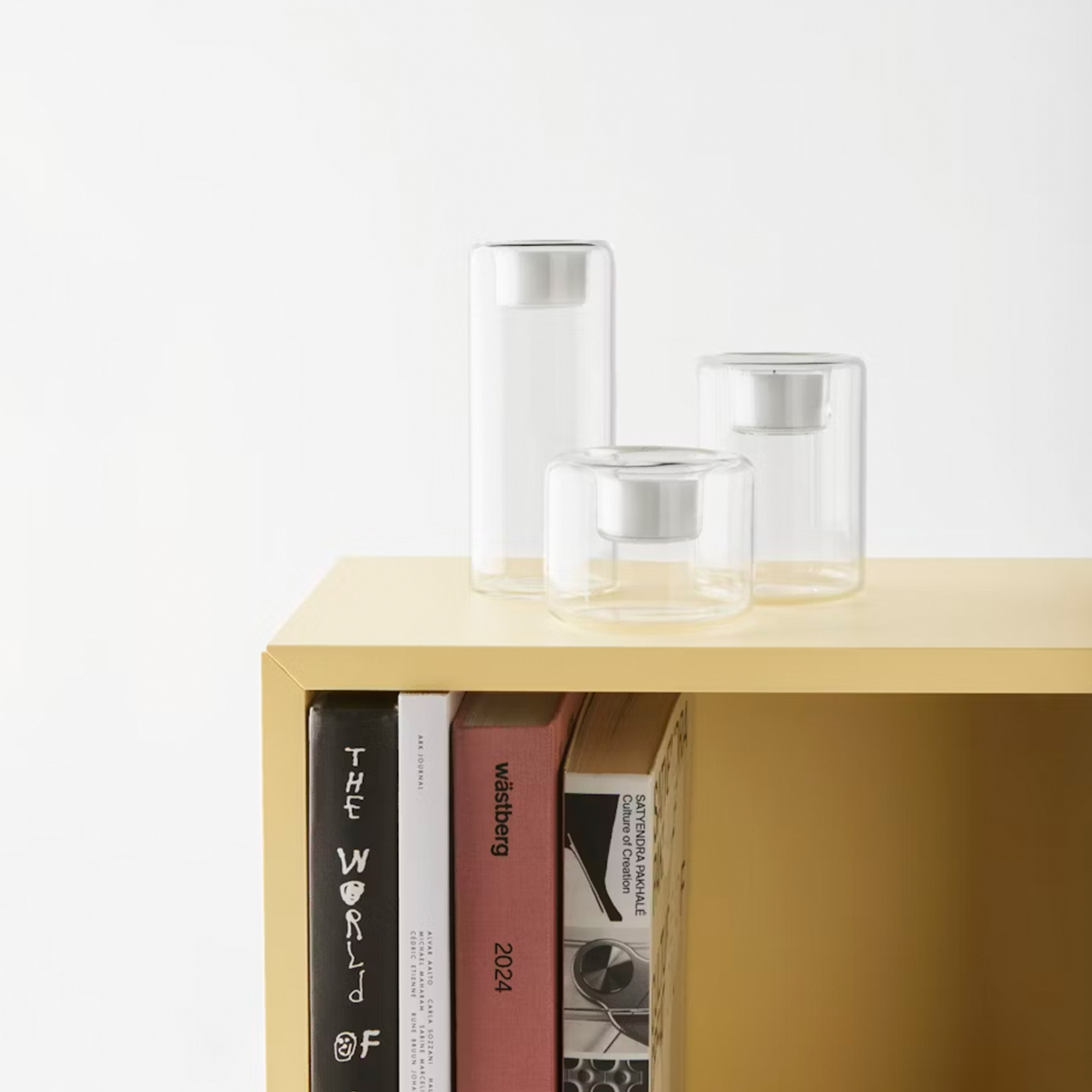 1727_2a670ead19-7062506_happy_votive_clear_65mm_105mm_150mm_kosta-boda_clara_von_zweigberg_env_2025_02_3x4-original