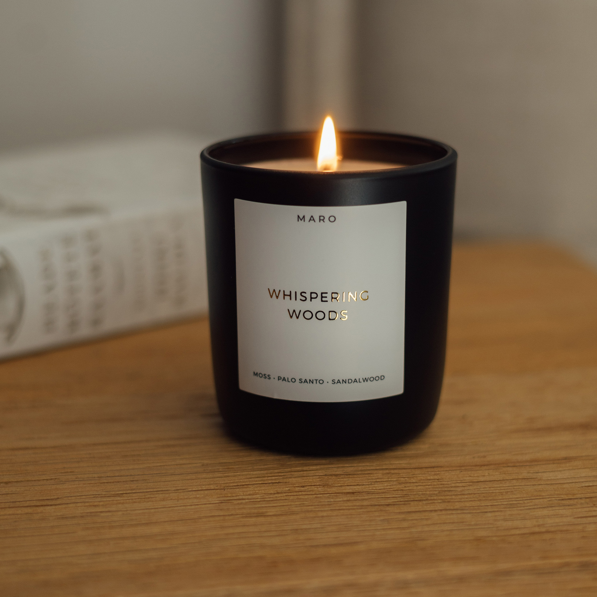 whispering_woods_lõhnaküünal